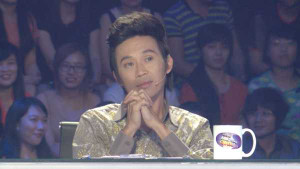 Gương mặt thân quen nhí: Hoài Linh rơi nước mắt trên ghế nóng