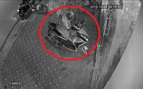 Clip: Trộm mở khóa xe máy trong vòng 3 nốt nhạc