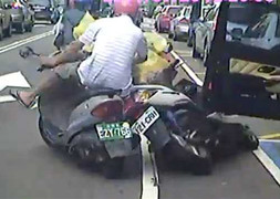 Đừng để 'mở cửa xe như mở cửa tù'