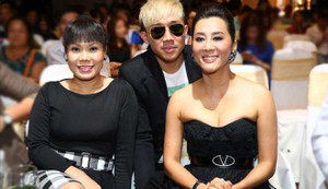 MC Kỳ Duyên hờ hững vai trần ngồi 'ghế nóng'