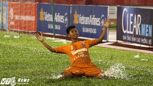 U21 SHB Đà Nẵng thắng U21 S.Khánh Hòa trong trận 'thủy chiến'