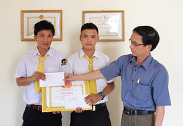 Hai lái xe mưu trí tóm gọn 'khắc tinh' lừa đảo của giới tài xế taxi