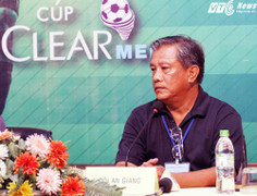 Học trò trêu khán giả, HLV U21 An Giang hứa nghiêm khắc nhắc nhở