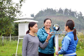 Đo đếm thời tiết trên đỉnh Sapa khắc nghiệt ra sao?