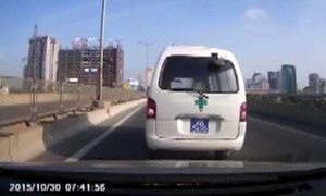 Đã tìm ra tài xế xe biển xanh đánh võng, tạt đầu ôtô ở đường trên cao