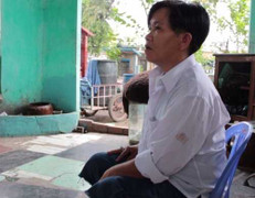 Kỳ lạ người đàn bà hơn 35 năm sống bằng nghề 'canh gác mộ'