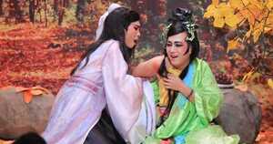 Trường Giang giả gái hoá Thanh Xà, 'trả đũa' Đàm Vĩnh Hưng