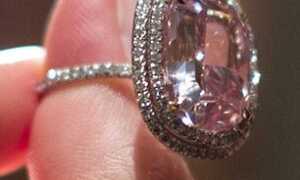 Video: Sức mê hoặc của viên kim cương hồng lớn nhất và tinh khiết nhất thế giới