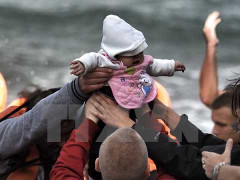 Hàng chục phụ nữ và trẻ em di cư chết đuối trên biển Aegea