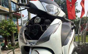 Gặp cảnh sát giao thông, nam thanh niên vứt xe SH tháo chạy