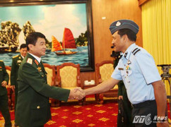 Phó Giám đốc Học viện Chiến tranh Không quân Ấn Độ thăm Việt Nam