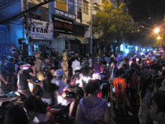 200 cảnh sát xuyên đêm vây bắt ổ ma tuý ở TP.HCM