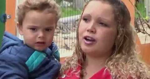 Kinh hoàng cậu bé hơn 17 tháng tuổi cắn chết rắn độc