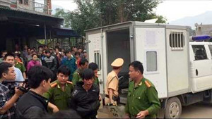 Thanh niên 'phê thuốc' chém chết bác ruột