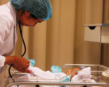 Lần đầu tiên mổ nội soi thành công dị tật thoát vị hoành nặng