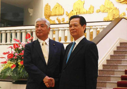 Thủ tướng Nguyễn Tấn Dũng tiếp Bộ trưởng Quốc phòng Nhật Bản