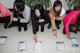 Trung Quốc: Con trai bắt mẹ gần 60 tuổi bán dâm