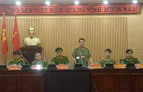 Công an Hà Nội: Hai luật sư bị hành hung vì... làm bắn bụi bẩn