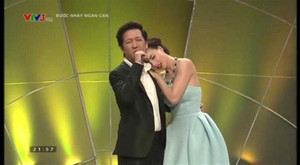 Bạn trai Nhã Phương nhảy disco như đạp phải tổ kiến lửa