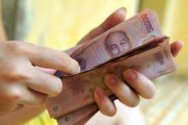 Viên chức được tăng lương liệu có vui?