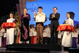 Tôn vinh 64 thầy, cô giáo cắm bản