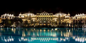 Chiêm ngưỡng 'lâu đài' Vinpearl Hạ Long Bay Resort