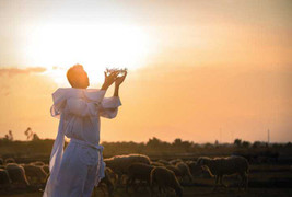 Mr Đàm ra mắt album Thánh ca