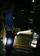 Bắt quả tang hơn nửa tấn gỗ quý 'đi' xe khách