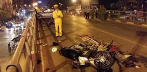 Tai nạn trên cầu vượt Thái Hà: Video bình luận 'bá đạo', sâu cay liên tục được chia sẻ