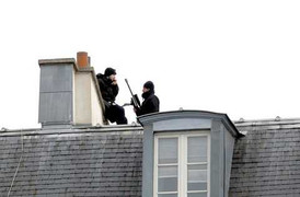 Pháp tìm thấy cả bệ phóng tên lửa khi tấn công nhà nghi can khủng bố