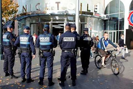 Vụ khủng bố đẫm máu Paris đã được biết trước 1 ngày?