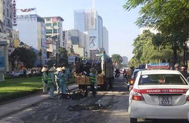 Truy tìm xe tải 'phóng uế' khiến nhiều người 'vồ ếch' giữa thủ đô