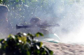 Ảnh: Sư đoàn 302 diễn tập đánh địch đổ bộ đường biển