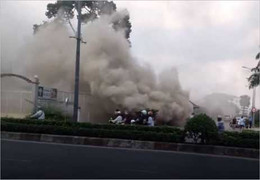 TP.HCM: Cháy lớn một chung cư cao cấp, hàng ngàn người tháo chạy hoảng loạn