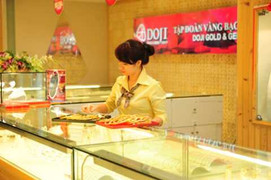 Giá vàng phục hồi từ ‘đáy’, USD ‘chợ đen’ lao dốc