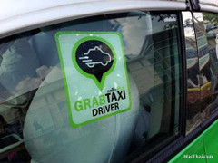 Taxi truyền thống 'kể tội' Grab, Uber taxi
