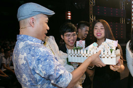 Trọng Hiếu, Vũ Cát Tường rạng rỡ về thăm thầy giáo Huy Tuấn