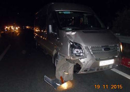 Ngang nhiên đi bộ qua cao tốc, bị ô tô đâm chết