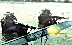 Ảnh: Huấn luyện chiến đấu trên sông mùa nước nổi