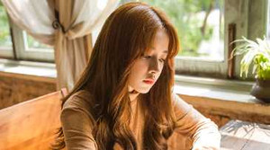 Chi Pu đẹp lung linh trong loạt ảnh chuẩn bị ra mắt MV Yêu