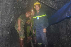 Sập hầm ở Hòa Bình: Đỏ mắt tìm vẫn chưa thấy nạn nhân cuối cùng