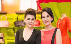 Diễn viên Quỳnh Hoa váy xẻ sâu sexy, hội ngộ nữ hoàng ảnh lịch Diễm My