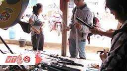 ‘Vũ khí nóng’ được bán công khai tại chợ