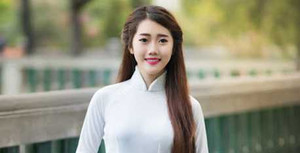 Hot girl 9X đẹp dịu dàng trong tà áo dài trắng tinh khôi