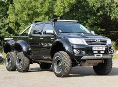 Hãng độ xe Bulgari khoe siêu phẩm Toyota Hilux 6x6