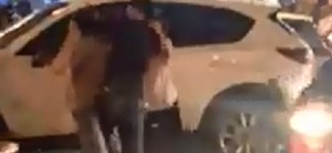 Hai tài xế lao vào 'choảng' nhau sau tai nạn ở Hà Nội