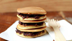 Trổ tài làm bánh rán Dorayaki đến Đô-rê-mon cũng phát thèm