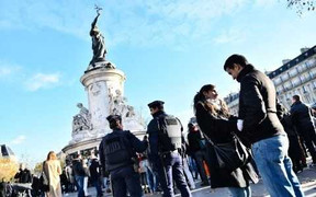 Pháp phát hiện dây đai quấn bom tự sát ở ngoại ô Paris