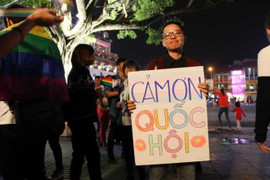 Người đồng tính Hà Nội xuống phố 'cảm ơn Quốc hội'