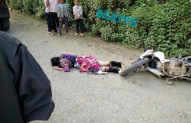 Tránh xe tải, mẹ 19 tuổi chết thảm, con 9 tháng văng xa hàng mét